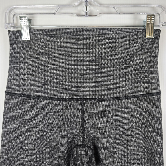 Lululemon Wunder Under Leggings (Hi- Rise) Black & Grey Herringbone Size 6 - Picture 6 of 15